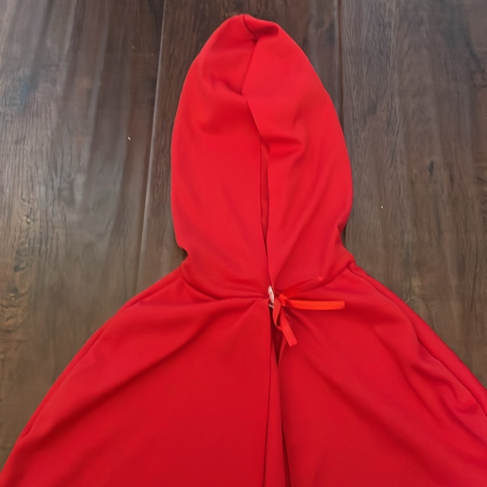 Red Riding Hood Costume - Picture 3 of 3